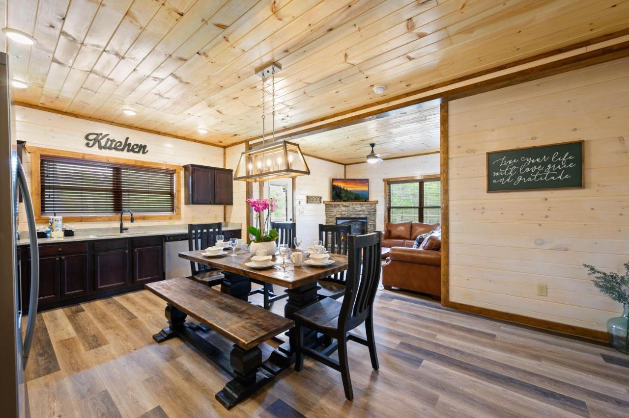 Osprey Nest Cottage Modern New Cabin Pigeon Forge Exterior photo